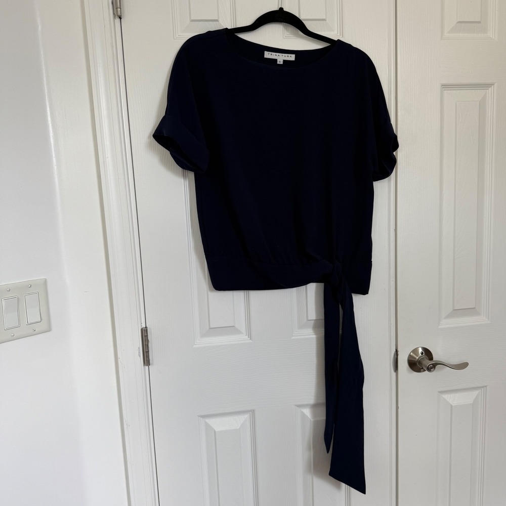 Trina Turk Navy Blue Side Tie Waist Short Sleeve Blouse Top Women Small EUC